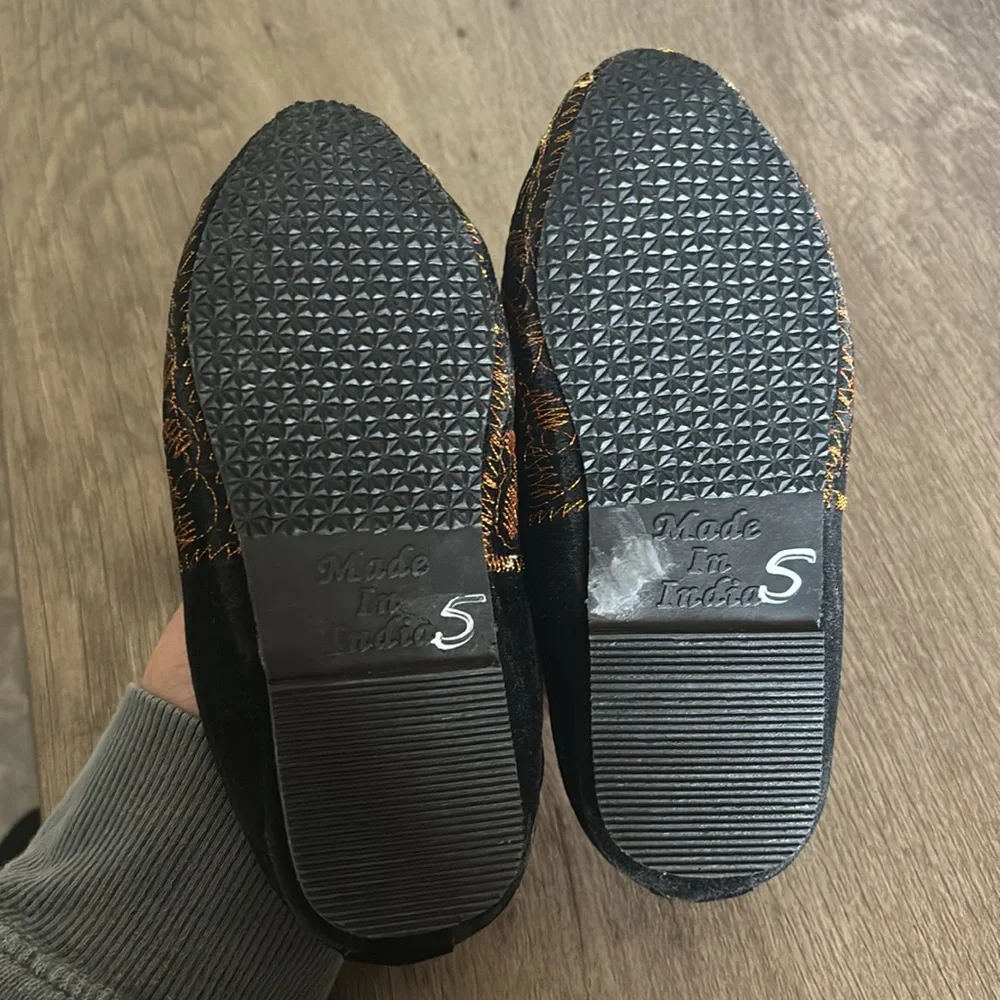 Craftzo Fashions flats I’m assuming the handwritten # the size , size 5